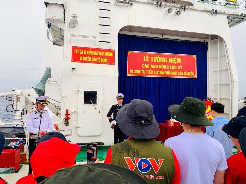 Đoàn công tác Hội Nhà báo VIệt Nam hoàn thành chuyến công tác đặc biệt thăm Trường Sa và nhà giàn DK1/19 - ảnh 5