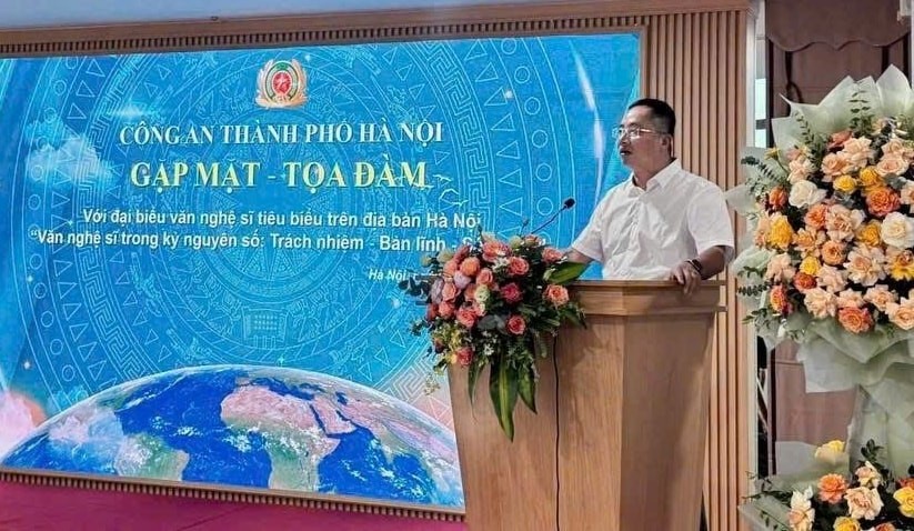 Công an TP. Hà Nội đối thoại văn nghệ sĩ tiêu biểu để cùng bảo vệ An ninh văn hoá trên không gian mạng - ảnh 1