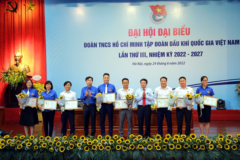 Đoàn PV GAS nhận khen thưởng tại Đại hội đại biểu Đoàn Thanh niên Tập đoàn lần thứ III, nhiệm kỳ 202 - ảnh 2