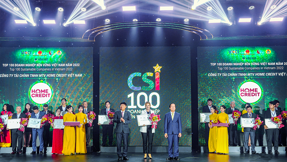 Home Credit lọt Top 100 doanh nghiệp bền vững Việt Nam nhờ chiến lược ESG toàn diện - ảnh 1