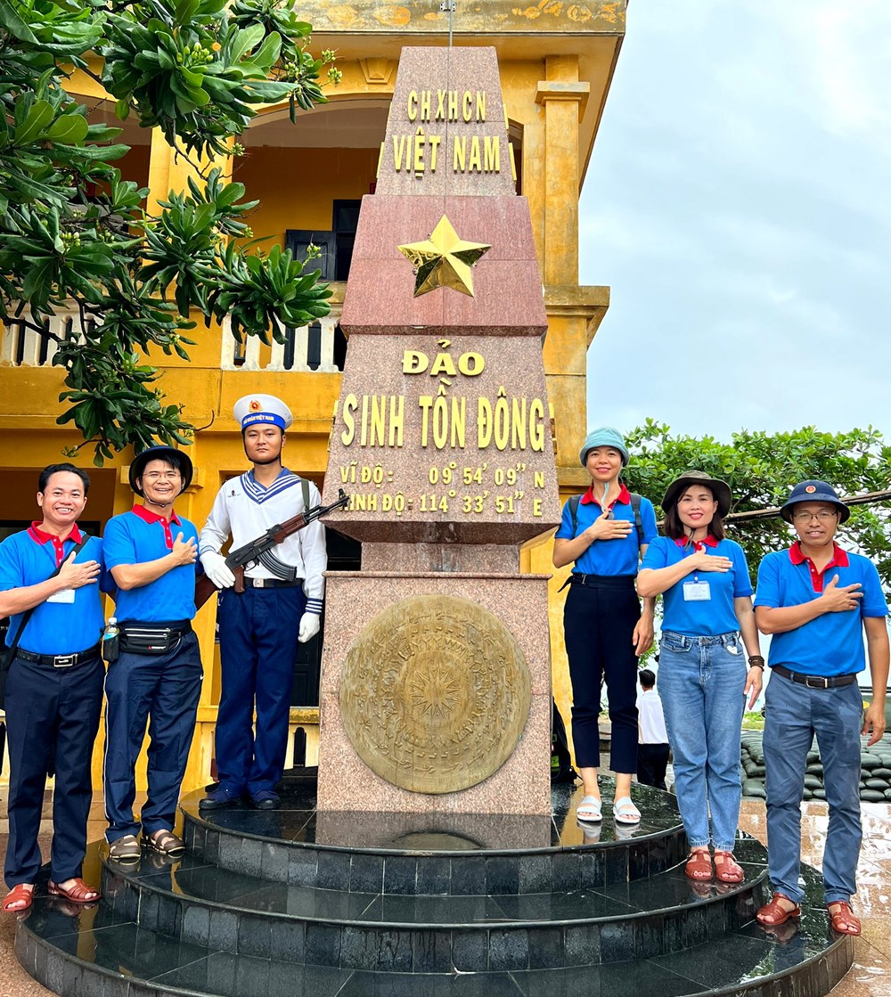 Đoàn công tác Tổng Công ty Khí Việt Nam tham gia chuyến đi thăm quân dân quần đảo Trường Sa và nhà giàn DK1 - ảnh 2