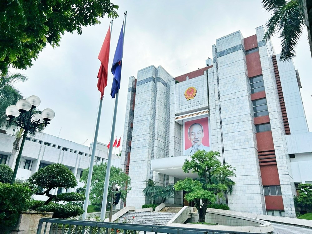 Đề xuất Chủ tịch UBND thành phố Hà Nội được tuyển dụng nhân lực trình độ cao không qua thi tuyển - ảnh 1