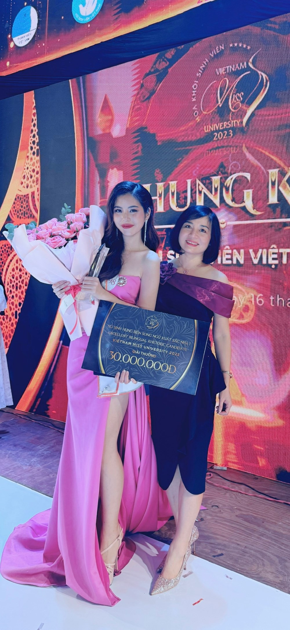 “Nữ sinh hùng biện song ngữ xuất sắc nhất” cuộc thi Hoa khôi Sinh viên Việt Nam 2023 - ảnh 3