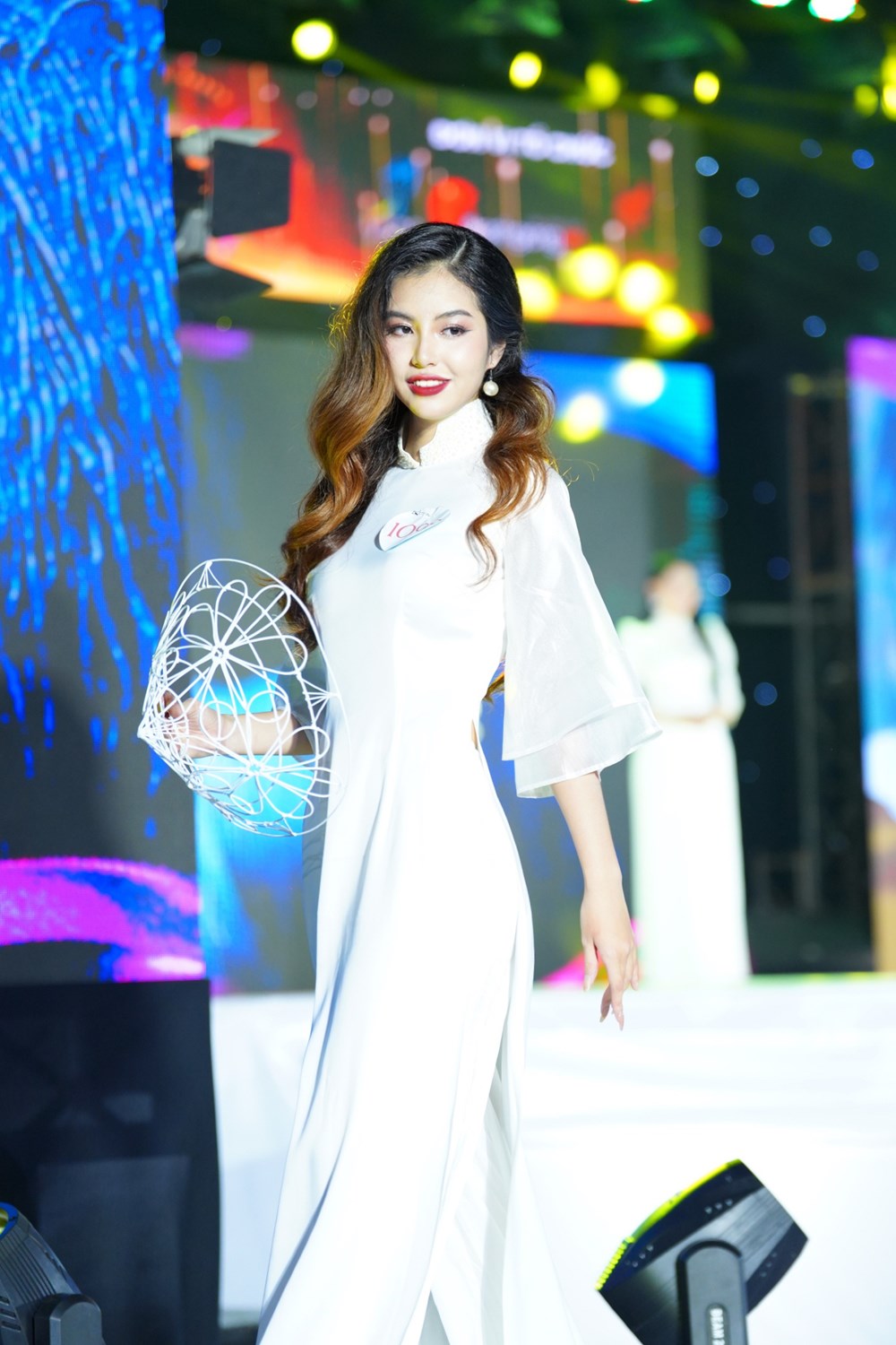 “Nữ sinh hùng biện song ngữ xuất sắc nhất” cuộc thi Hoa khôi Sinh viên Việt Nam 2023 - ảnh 5