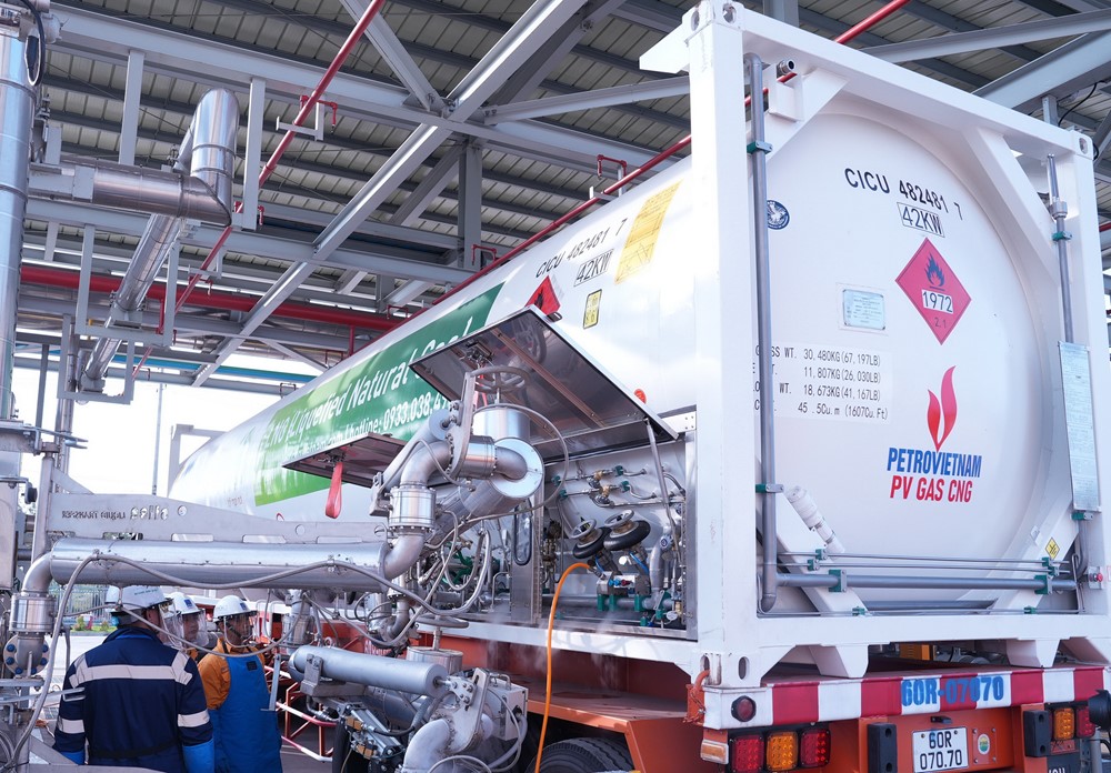 Khởi nguồn năng lượng mới: PV GAS bắt đầu cung cấp LNG phục vụ sản xuất công nghiệp - ảnh 1
