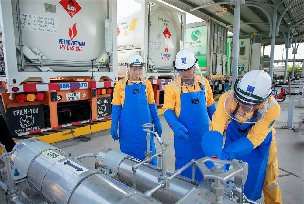 PV GAS CNG bắt đầu cung cấp LNG tới khách hàng - ảnh 2