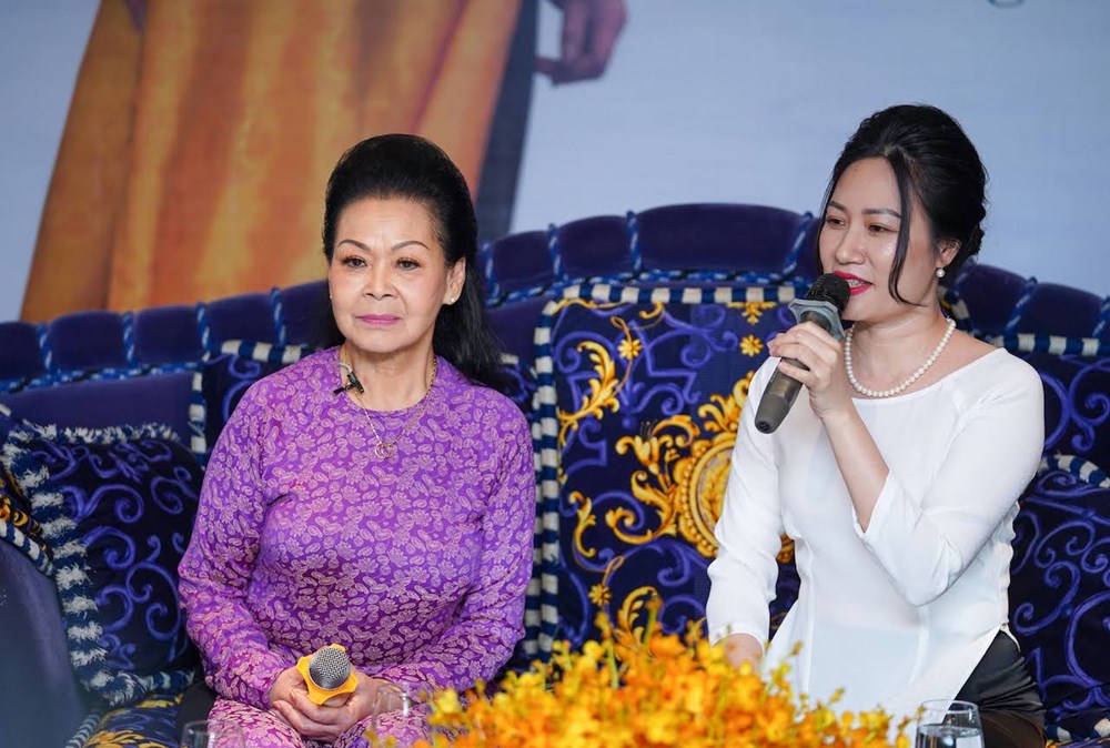 Khánh Ly làm tour diễn xuyên Việt chia tay khán giả  - ảnh 5