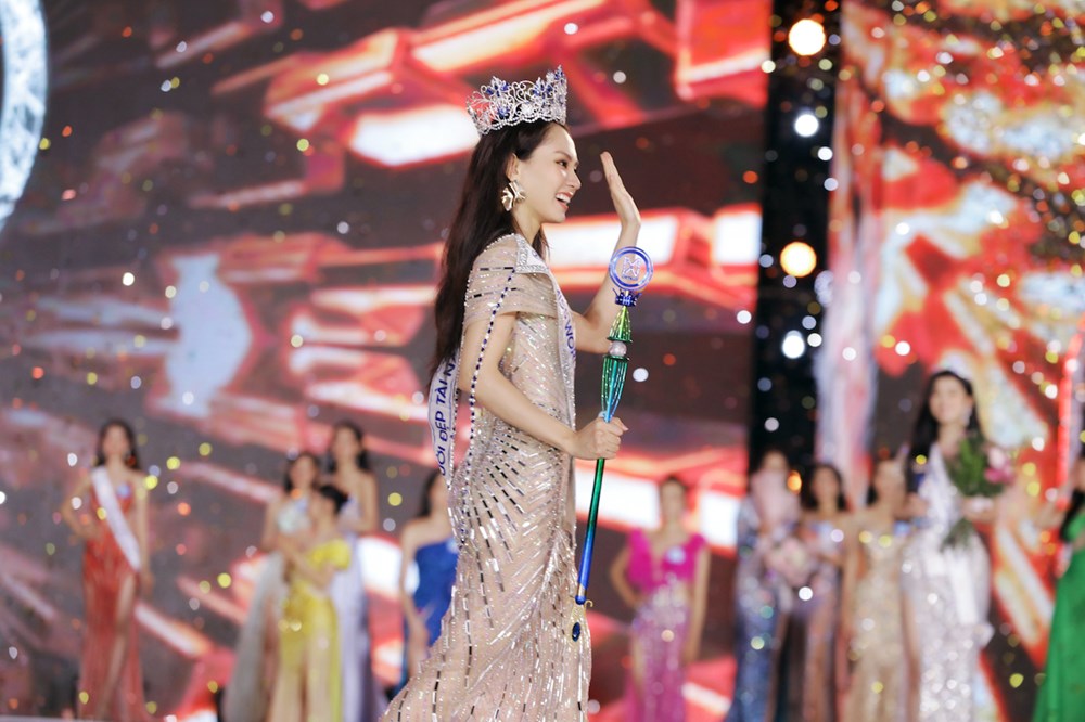 Mai Phương trở thành tân Hoa hậu Thế giới Việt Nam 2022 nhờ cú lội ngược dòng?  - ảnh 4