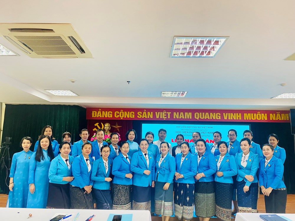Khai giảng lớp bồi dưỡng cho cán bộ Hội Liên hiệp Phụ nữ Lào năm 2022 - ảnh 6
