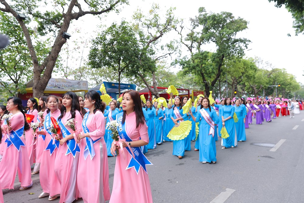 Tự hào, kiêu hãnh Áo dài phụ nữ Việt Nam - ảnh 9