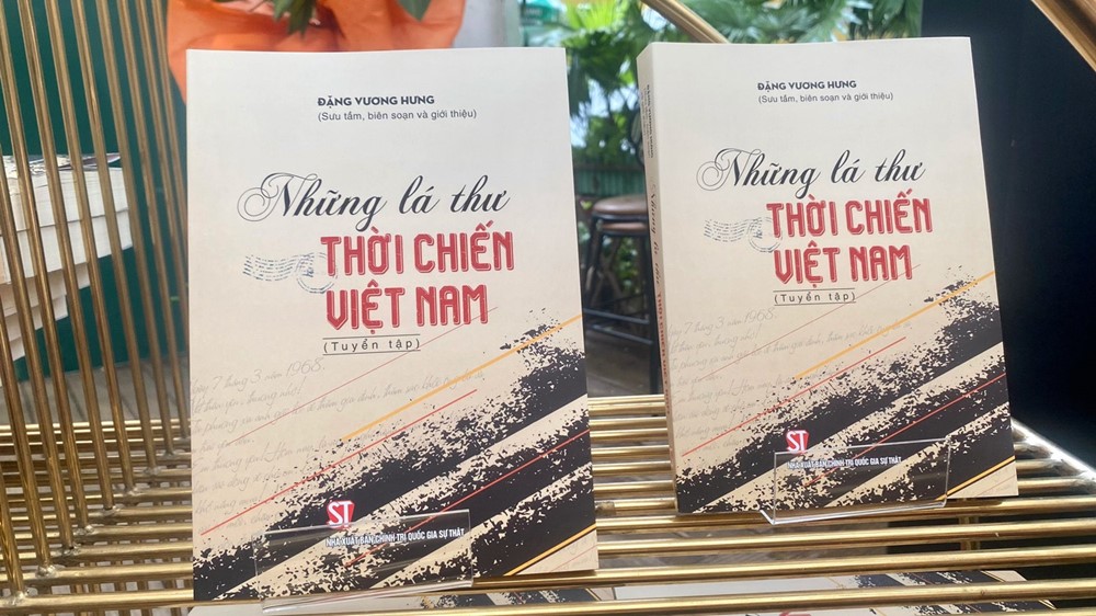 Giao lưu “Những trang viết từ chiến trường” - ảnh 1