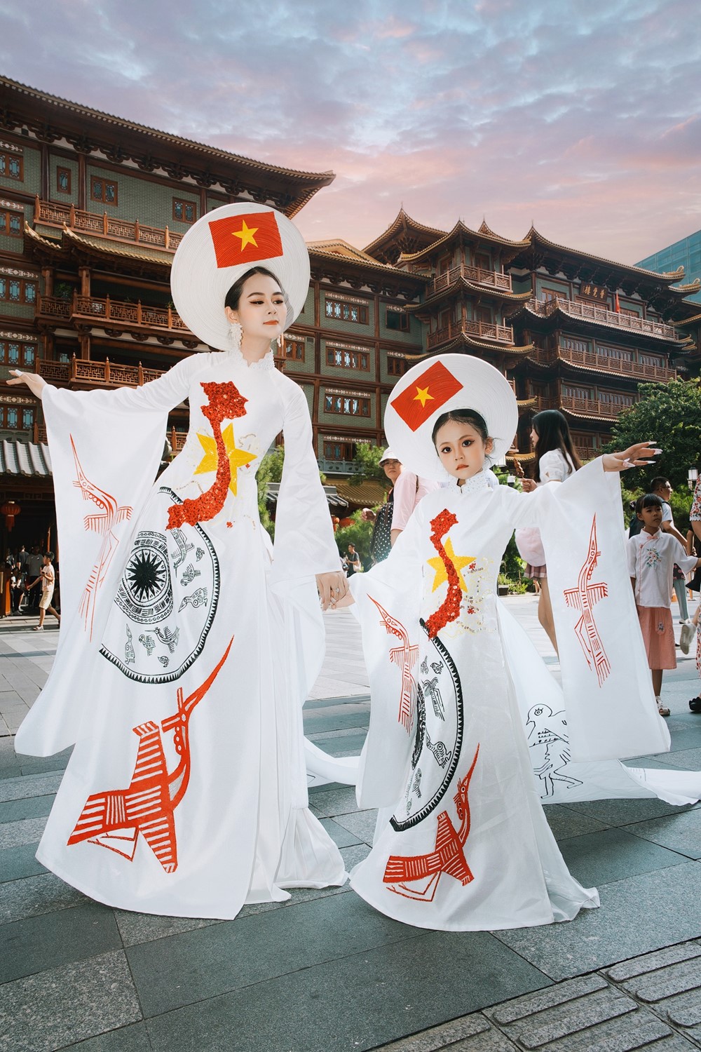 Á hậu nhí 2023 Nhật Ánh diện áo dài bản đồ Việt Nam   - ảnh 2