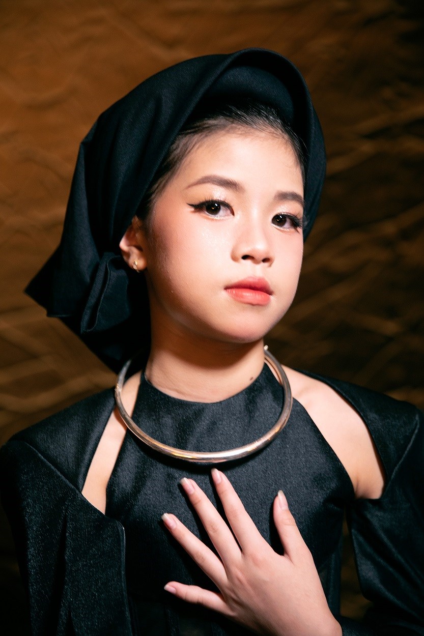 Người mẫu 11 tuổi Linh Đan diễn thời trang tôn vinh văn hóa Việt - ảnh 6
