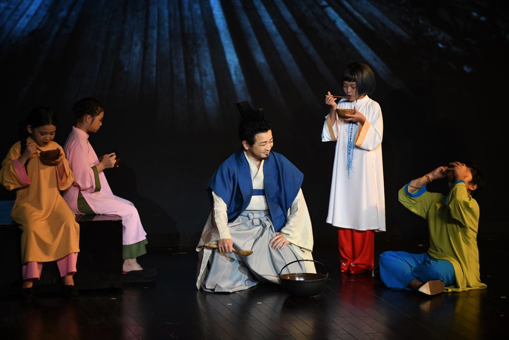 Hoàng thái tử Nhật Bản và công nương dự ra mắt vở opera “Công nữ Anio“ - ảnh 4