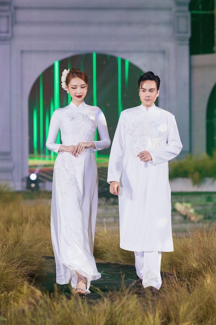 NTK Dũng Nguyễn ra mắt bộ sưu tập áo dài “Hừng Đông” - ảnh 7