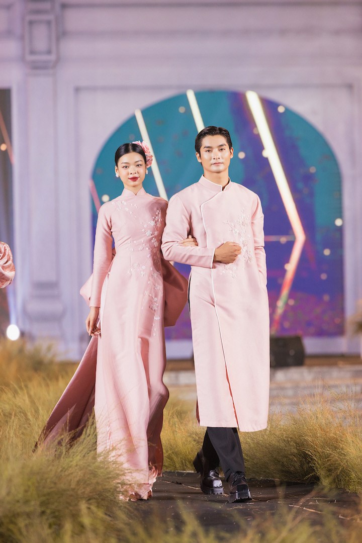 NTK Dũng Nguyễn ra mắt bộ sưu tập áo dài “Hừng Đông” - ảnh 4
