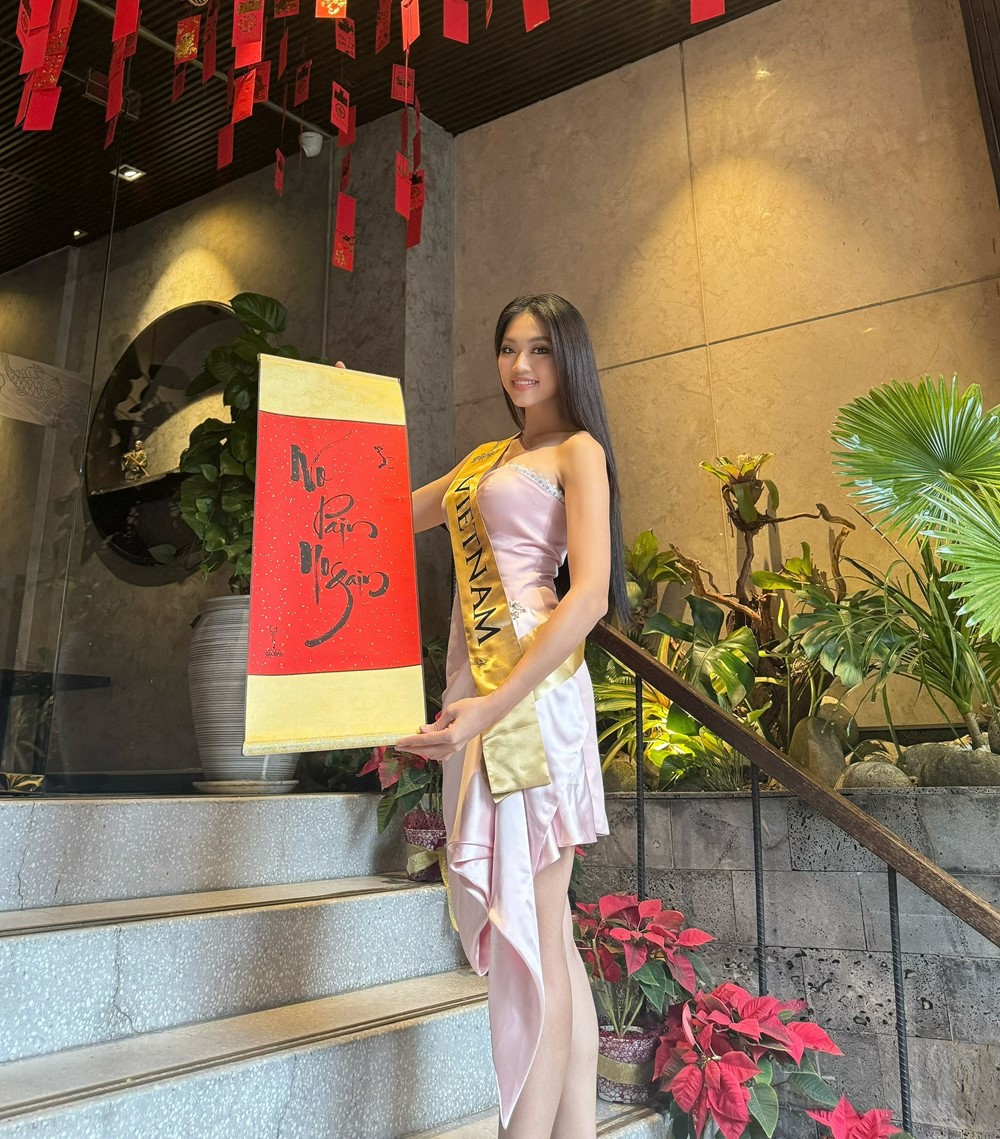 Ý nghĩa đặc biệt của món quà lưu niệm Hoa hậu Đoàn Thu Thuỷ đem đến Miss Global 2023 - ảnh 2