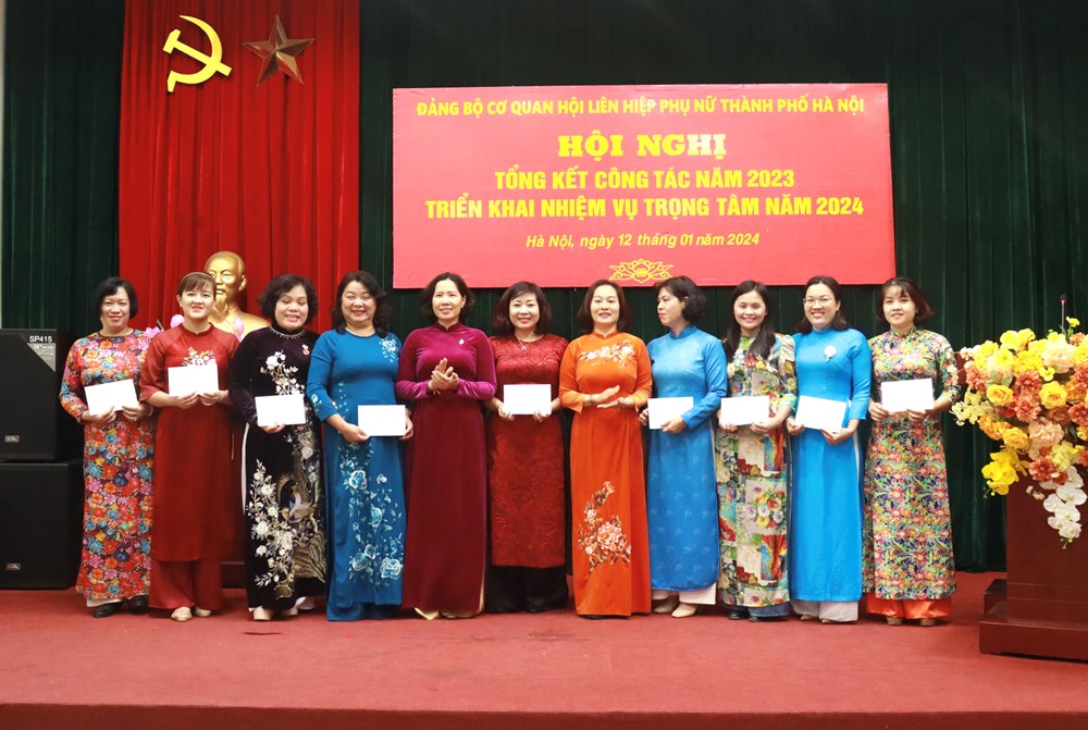 Đảng bộ cơ quan Hội LHPN Hà Nội nhận Bằng khen của Thành uỷ Hà Nội năm 2023 - ảnh 5