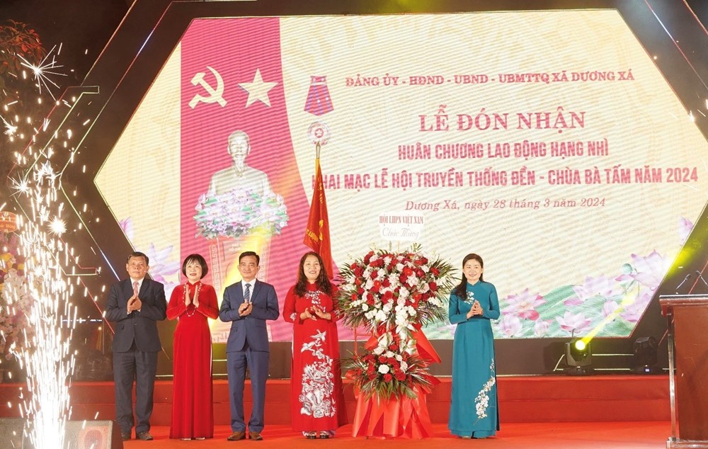 Xã Dương Xá đón nhận Huân chương Lao động hạng Nhì và khai mạc Lễ hội truyền thống Đền - Chùa Bà Tấm 2024 - ảnh 4