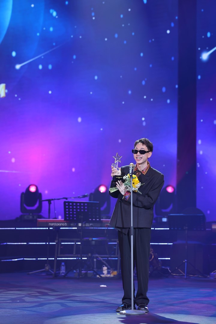 Rapprer Đen và Hoà Minzy được bình chọn là gương mặt nam ca sĩ, nữ ca sĩ của năm  - ảnh 4