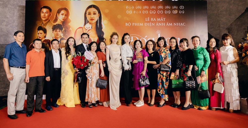 “Đoá hoa mong manh”- phim Việt quay 100% ở Mỹ chính thức ra rạp tại Việt Nam - ảnh 1