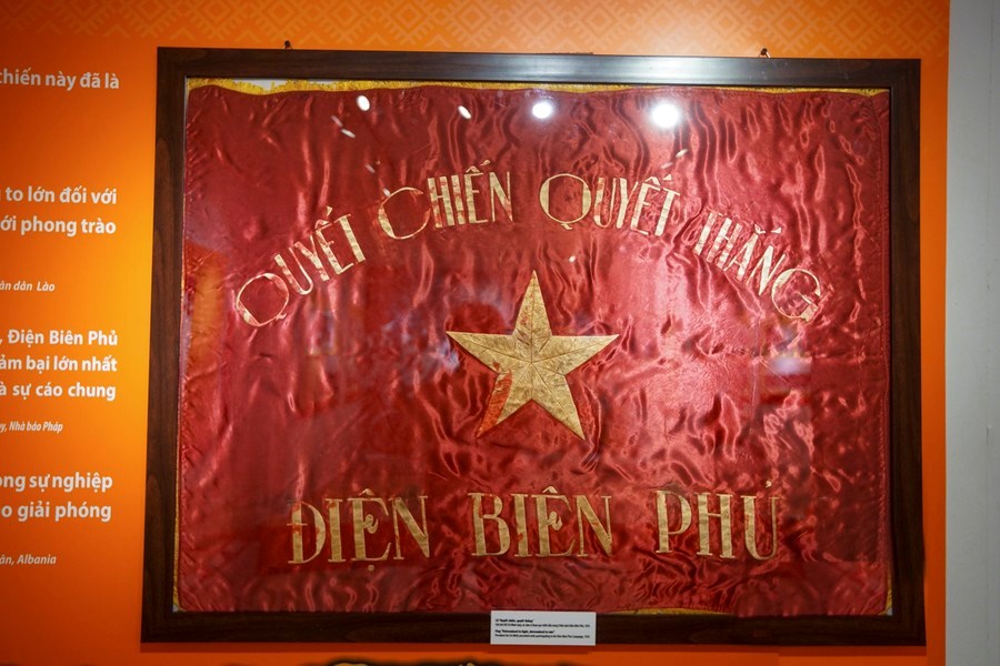 Tri ân anh hùng liệt sĩ qua triển lãm “Điện Biên Phủ – Điểm hẹn lịch sử”  - ảnh 4