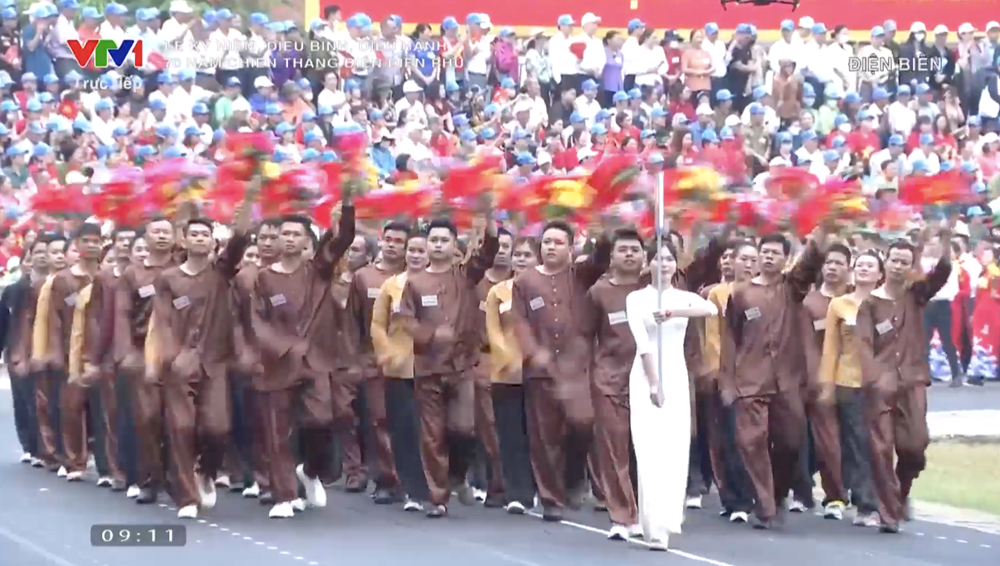 Xúc động với Lễ diễu binh, diễu hành hùng tráng kỷ niệm 70 năm Chiến thắng Điện Biên Phủ  - ảnh 7