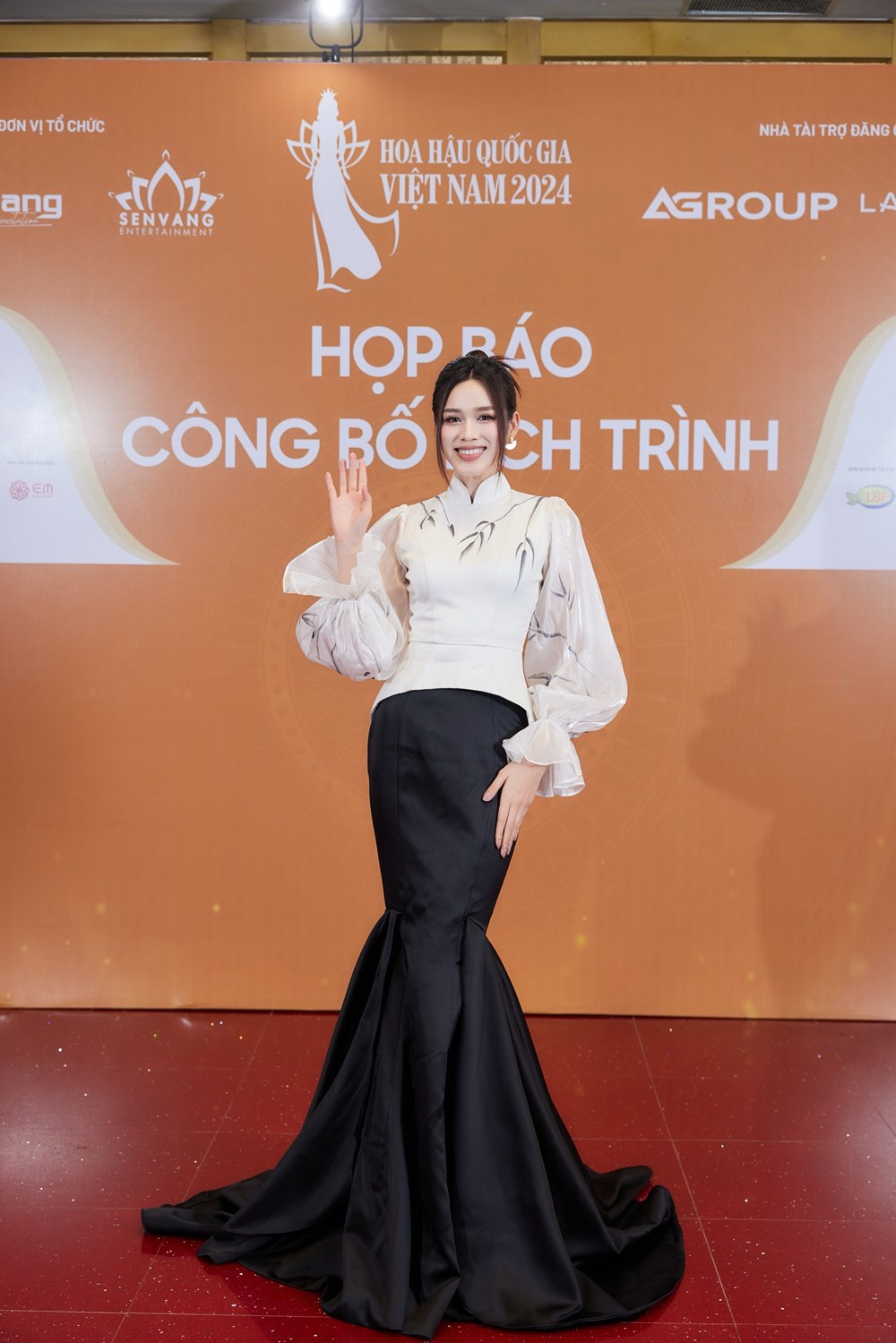 Cuộc thi Hoa hậu Quốc gia Việt Nam trao tặng quà và học bổng cho Hội LHPN Hà Nội  - ảnh 6