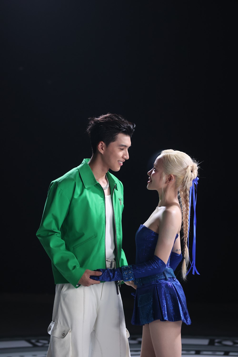 HIEUTHUHAI và Phương Ly kết hợp trong MV “Xoay Một Vòng” - ảnh 3