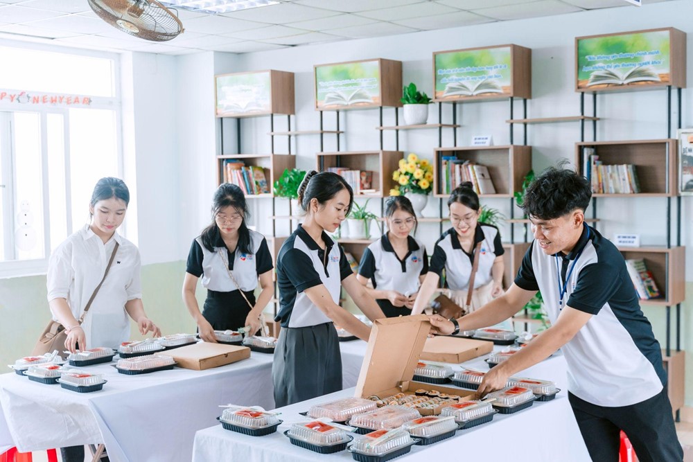 Chuyến xe tử tế tháng 7: Vẽ ước mơ cho những bệnh nhi tại Bệnh viện Ung bướu Đà Nẵng - ảnh 1