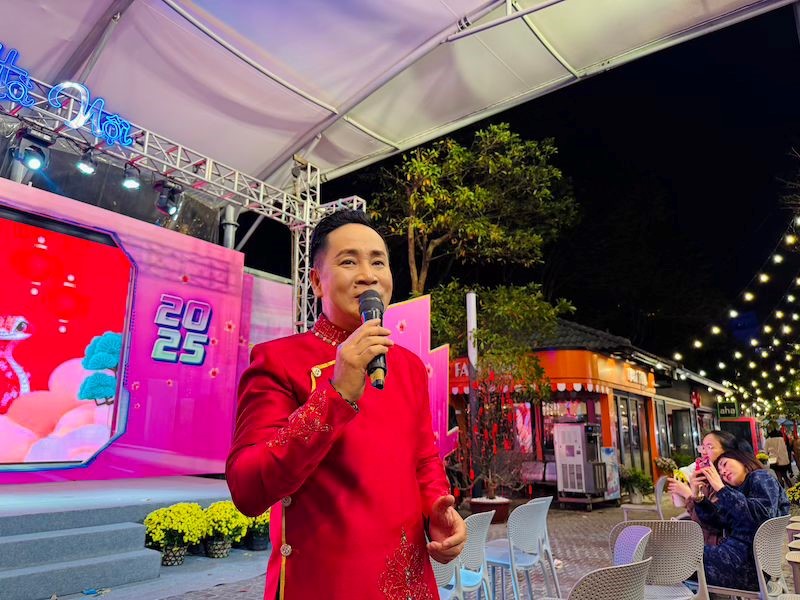 Khán giả thích thú thưởng thức nghệ thuật truyền thống mừng xuân ở Phố sách Hà Nội  - ảnh 5