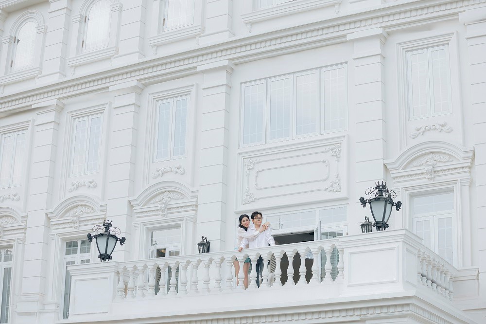 Hoa hậu Phương Lê, NSƯT Vũ Luân khoe tổ ấm hơn 200 tỉ nhân Valentine  - ảnh 2