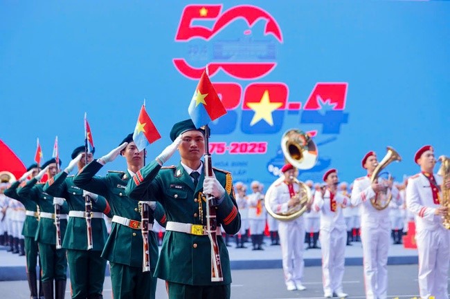 Ấn tượng đẹp tại Lễ kỷ niệm 50 năm Ngày Giải phóng miền Nam, thống nhất đất nước - ảnh 2