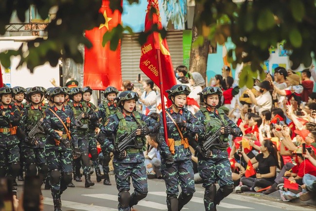 Ấn tượng đẹp tại Lễ kỷ niệm 50 năm Ngày Giải phóng miền Nam, thống nhất đất nước - ảnh 12