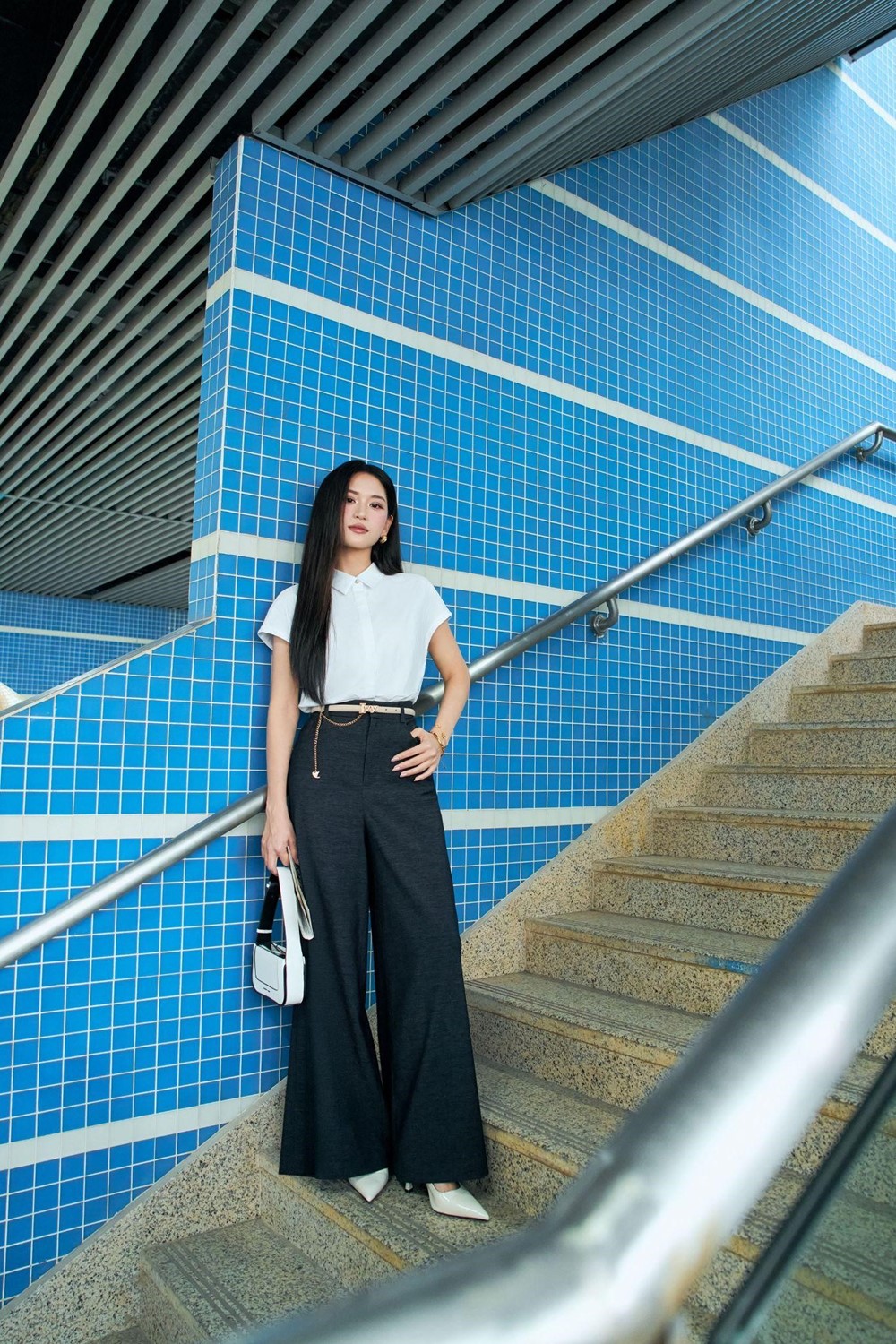 Làn gió mới từ denim trong dòng thời trang công sở hiện đại - ảnh 6