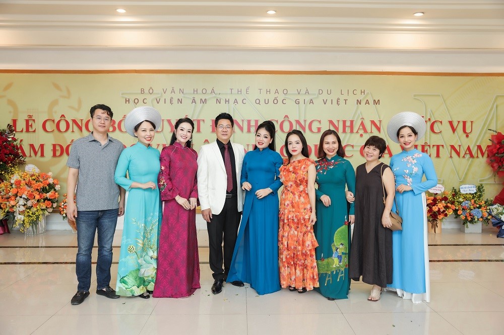 Tân Giám đốc Học viện Âm nhạc Quốc Gia- TS. NSND Đỗ Quốc Hưng tri ân mẹ trong lễ nhậm chức  - ảnh 11