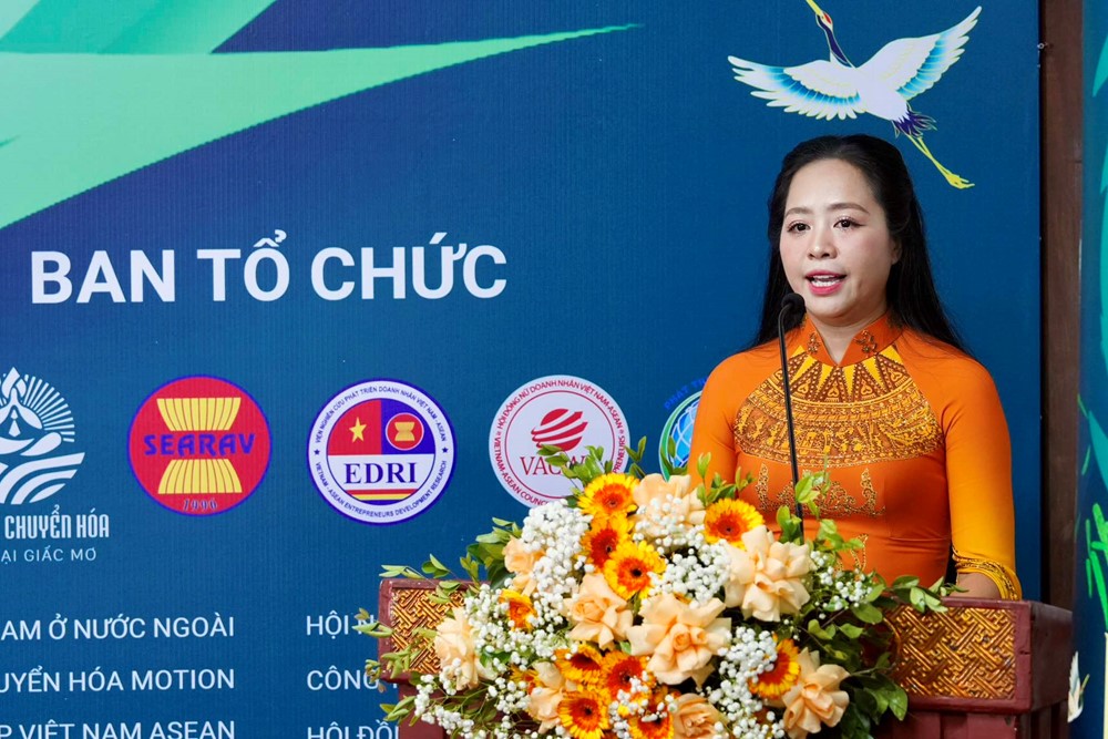  Hòa Minzy, Tuấn Cry, Minh Quân… hát “vì một màu xanh Việt Nam”, gắn kết cộng đồng người Việt toàn cầu - ảnh 4