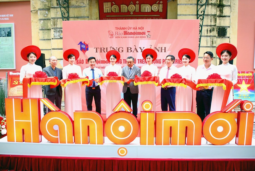 Trưng bày ảnh “Báo Hà Nội Mới cùng Thủ đô trên đường phát triển”  - ảnh 1