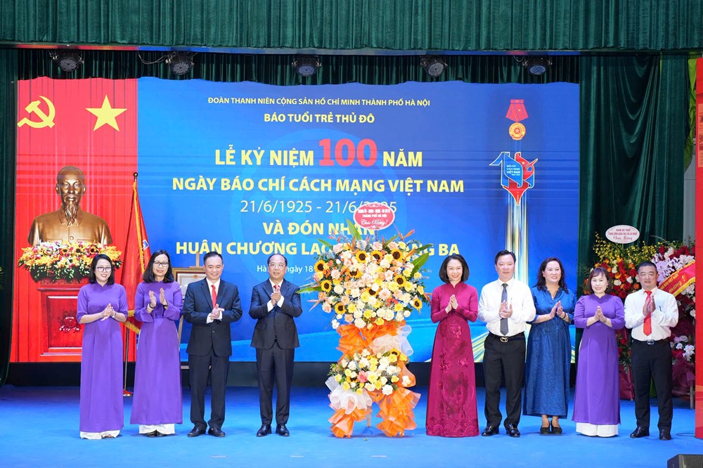 Báo Tuổi trẻ Thủ đô đón nhận Huân chương Lao động hạng Ba, khẳng định vai trò “ngọn đuốc” soi đường cho tuổi trẻ Thủ đô - ảnh 7