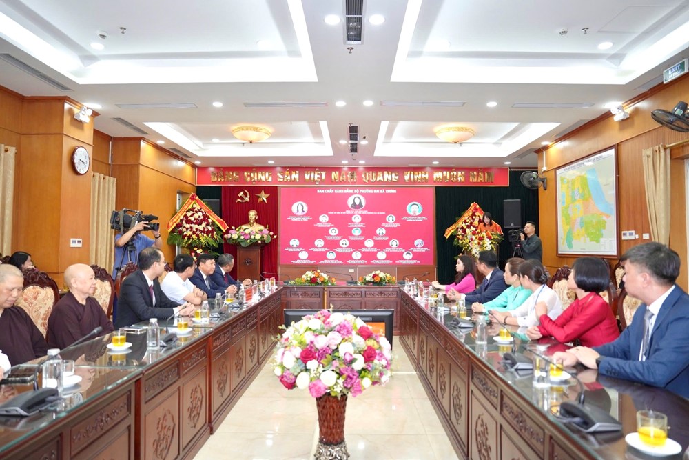 Chủ tịch UBND Thành phố Hà Nội Trần Sỹ Thanh trao quyết định nhân sự phường Hoàn Kiếm, Cửa Nam và Hai Bà Trưng - ảnh 9