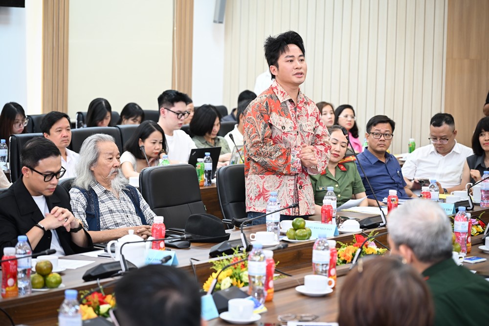 Khuyến khích khán giả diện áo cờ đỏ sao vàng đi dự concert “Tổ quốc trong tim”  - ảnh 3