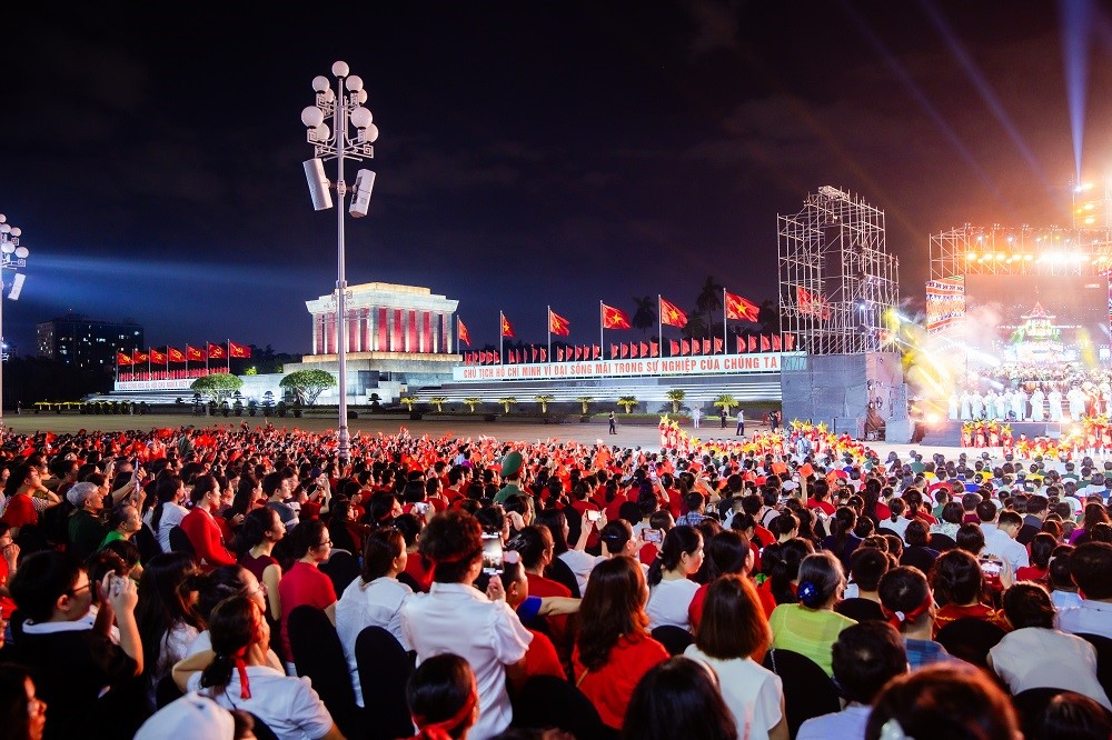 Tổng Bí thư Tô Lâm tham dự chương trình chính luận nghệ thuật “Dưới cờ vinh quang” - ảnh 3