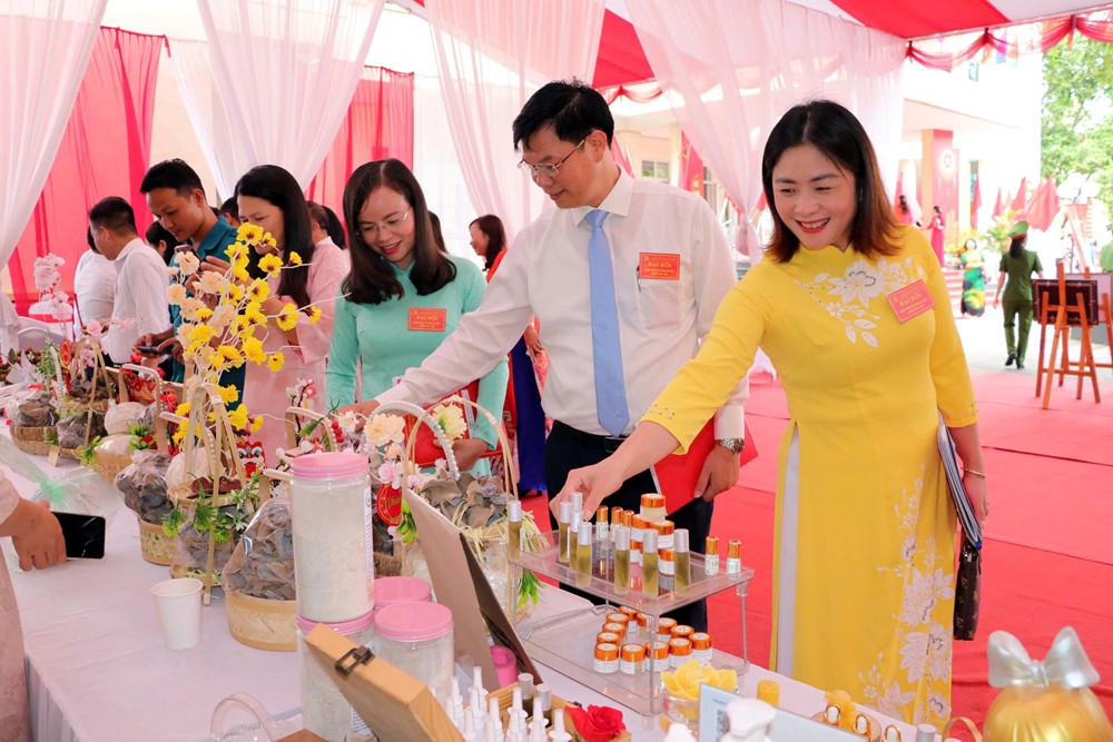 Quảng Bị trưng bày sản phẩm truyền thống và OCOP chào mừng Đại hội Đảng bộ xã lần I - ảnh 2