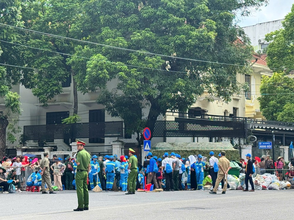 Ấn tượng đường phố sạch bóng sau Lễ diễu binh, diễu hành kỷ niệm 80 năm Quốc khánh 2/9 - ảnh 6