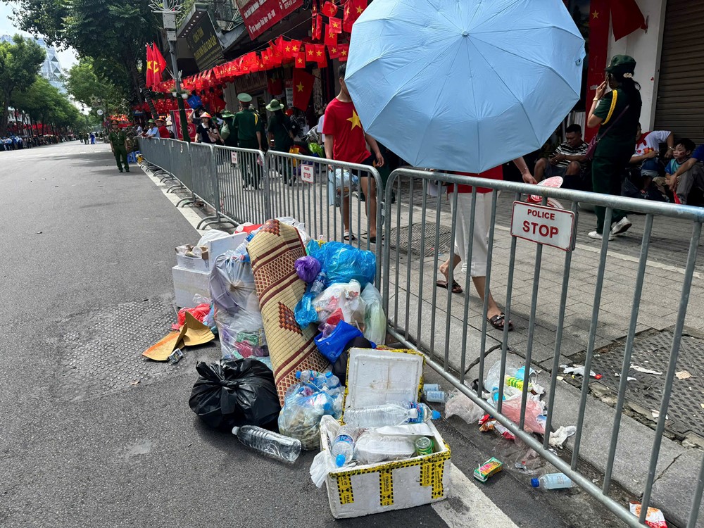 Ấn tượng đường phố sạch bóng sau Lễ diễu binh, diễu hành kỷ niệm 80 năm Quốc khánh 2/9 - ảnh 3
