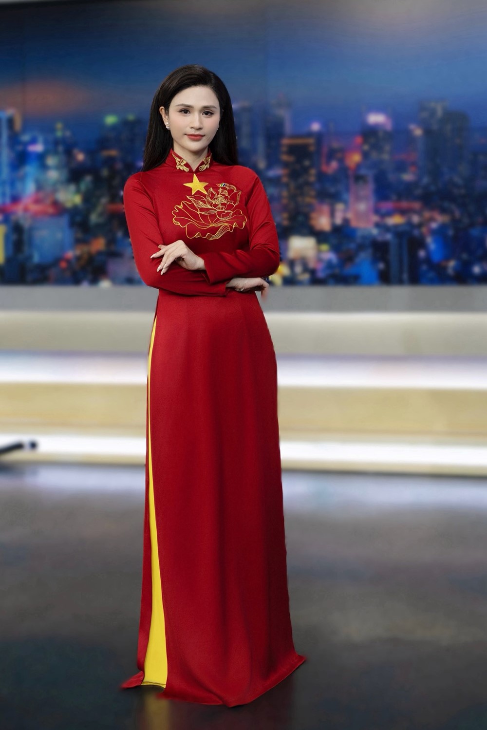 NTK Nguyễn Thơ Thơ và chuyện tà áo dài gây sốt trên sóng VTV dịp Lễ kỷ niệm 80 năm Quốc khánh  - ảnh 2