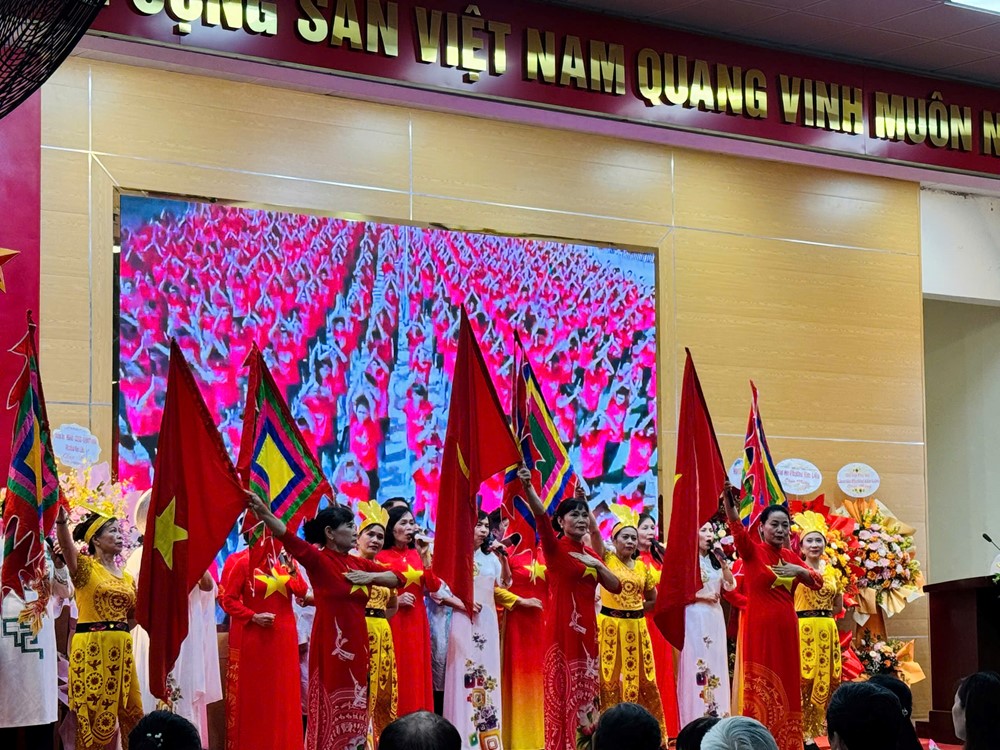 Hội PN phường Kim Liên phấn đấu hỗ trợ phụ nữ phát triển toàn diện đáp ứng yêu cầu kỷ nguyên mới - ảnh 9