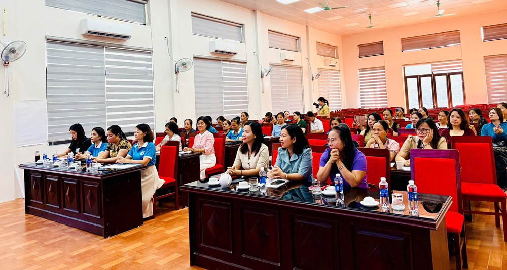Hội LHPN xã Tây Phương giúp phụ nữ nâng cao kiến thức phát triển làng nghề  - ảnh 3