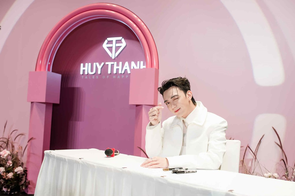 Fan SOOBIN đấu giá trang sức hàng trăm triệu gây quỹ xây điểm trường vùng cao  - ảnh 5