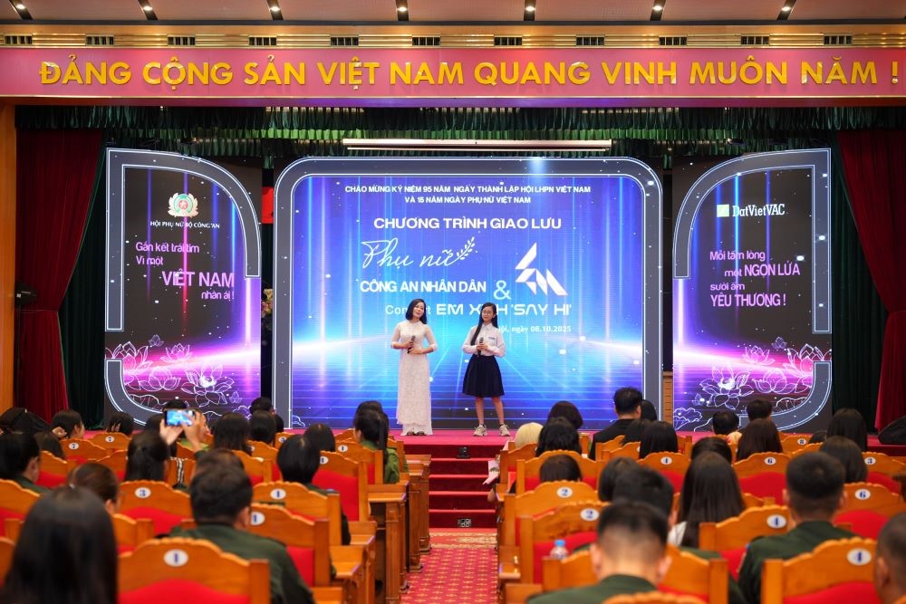 Vũ Trụ “Say Hi” trao tặng 1 tỷ đồng, đồng hành Hội PN Bộ Công An hỗ trợ khắc phục thiệt hại bão lũ - ảnh 4